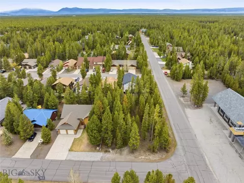 301 Lewis Ave, West Yellowstone, MT 59758