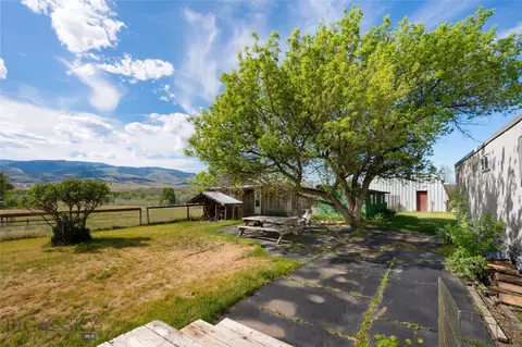 25 Emigrant Meadows Rd, Emigrant, MT 59065 photo 4