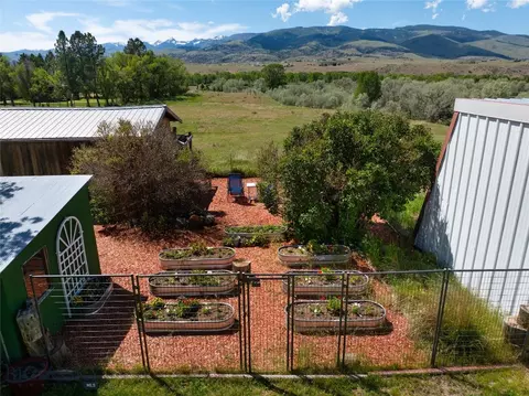25 Emigrant Meadows Rd, Emigrant, MT 59065 photo 7