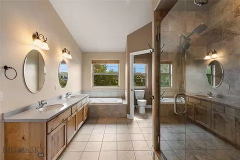 Bath - 4716 Shadowglen Dr UNIT B, Bozeman, MT 59718 photo 2 of 7