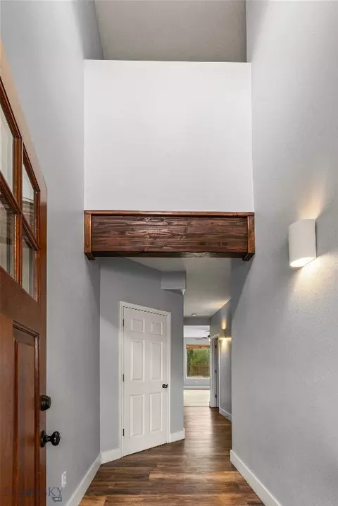 Entry Way - 4716 Shadowglen Dr UNIT B, Bozeman, MT 59718 photo 2 of 9
