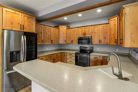 Kitchen - 4716 Shadowglen Dr UNIT B, Bozeman, MT 59718 photo 1 of 3