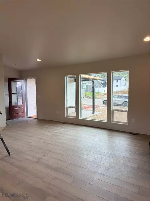424 Avon Cir, Butte, MT 59701 photo 5