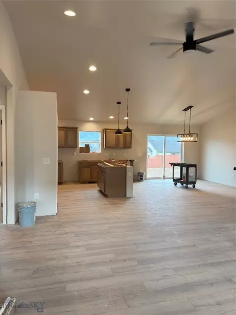 424 Avon Cir, Butte, MT 59701 photo 4