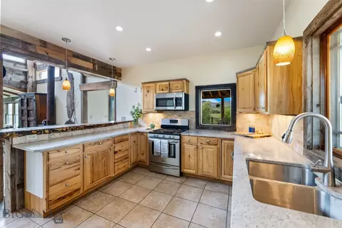 Kitchen - 11111 Juniper, Three Forks, MT 59752 photo 6 of 10