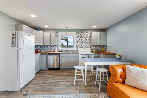 Kitchen - 11111 Juniper, Three Forks, MT 59752 photo 8 of 10