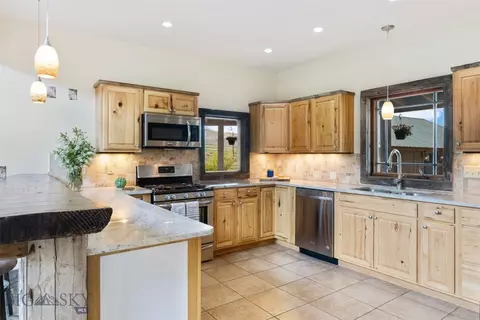 Kitchen - 11111 Juniper, Three Forks, MT 59752 photo 5 of 10
