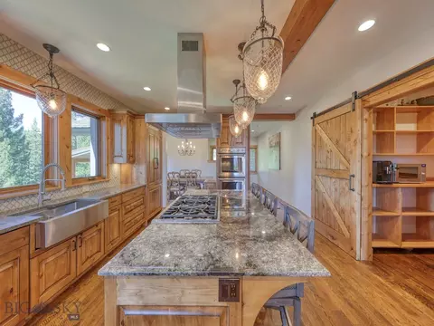 Kitchen - 34 Old Barn Rd, Big Sky, MT 59716 photo 4 of 7