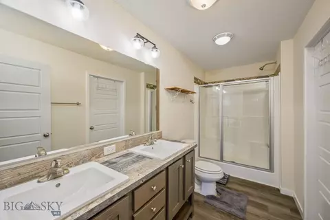 Bath - 4 N Moonlight Dr, Roundup, MT 59072 photo 1 of 2