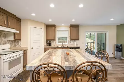 Kitchen - 4 N Moonlight Dr, Roundup, MT 59072 photo 3 of 3
