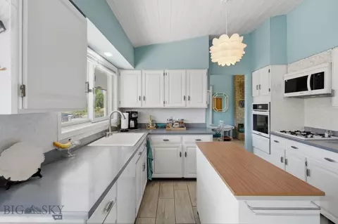 Kitchen - 103 E Boulder Ct, Big Timber, MT 59011 photo 2 of 5