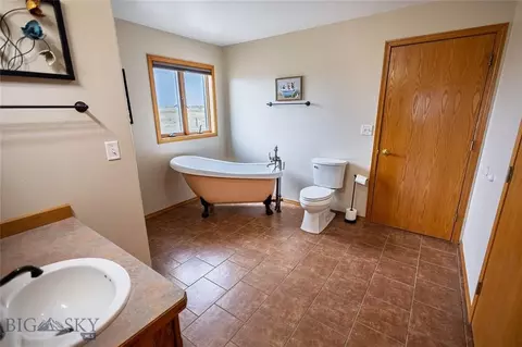 Bath - Undisclosed, Boulder, MT 59632 photo 2 of 7