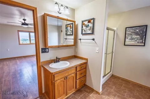 Bath - Undisclosed, Boulder, MT 59632 photo 4 of 7