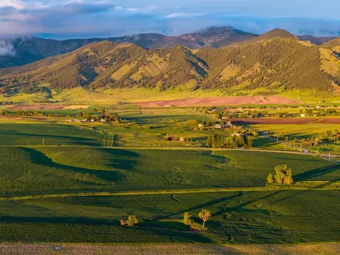 4150 Penwell Bridge Rd, Belgrade, MT 59714