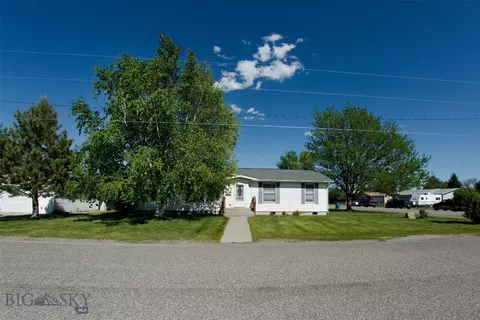 121 6th Ave E, Three Forks, MT 59752