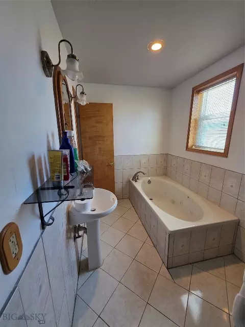 Bath - 331 N Walnut St, Dillon, MT 59725 photo 1 of 3