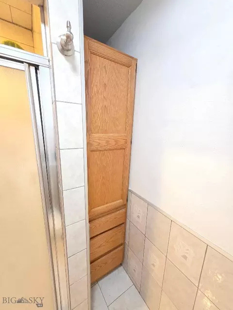 Bath - 331 N Walnut St, Dillon, MT 59725 photo 3 of 3