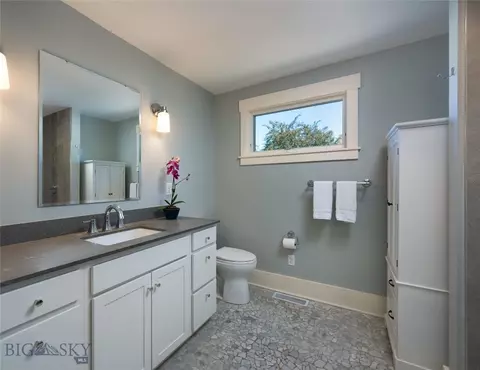 Bath - 419 S Tracy Ave, Bozeman, MT 59715 photo 2 of 5