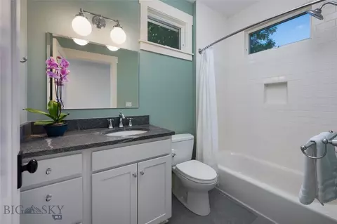 Bath - 419 S Tracy Ave, Bozeman, MT 59715 photo 5 of 5