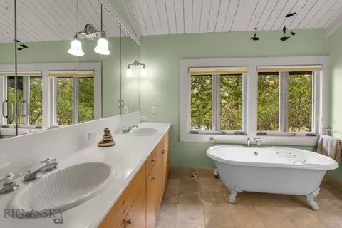 Bath - Undisclosed, Bozeman, MT 59715 photo 1 of 4