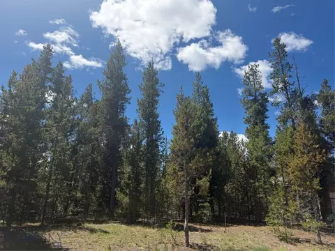 612 Apollinaris Ave, West Yellowstone, MT 59758