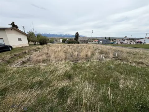 308 Hill St N, Wilsall, MT 59086