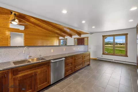 Kitchen - 4100 Pasha Ln, Bozeman, MT 59718 photo 7 of 10