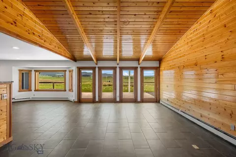 Living - 4100 Pasha Ln, Bozeman, MT 59718 photo 2 of 5