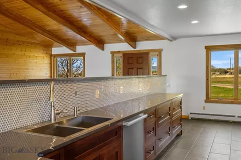 Kitchen - 4100 Pasha Ln, Bozeman, MT 59718 photo 9 of 10