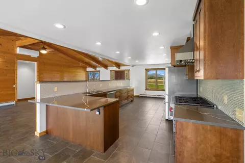 Kitchen - 4100 Pasha Ln, Bozeman, MT 59718 photo 6 of 10