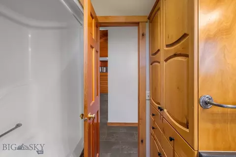 Bath - 4100 Pasha Ln, Bozeman, MT 59718 photo 8 of 10