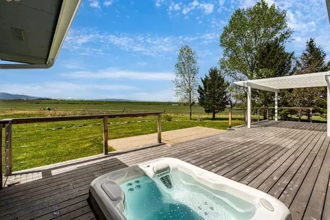 Exterior - 4100 Pasha Ln, Bozeman, MT 59718 photo 6 of 9