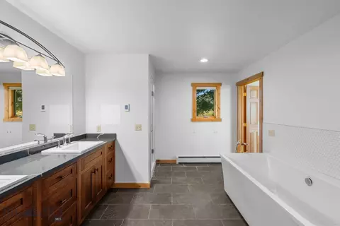 Bath - 4100 Pasha Ln, Bozeman, MT 59718 photo 4 of 10