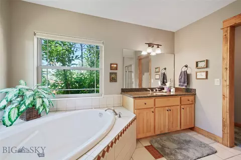 Bath - 64 E Katina Ct, Bozeman, MT 59718 photo 5 of 10