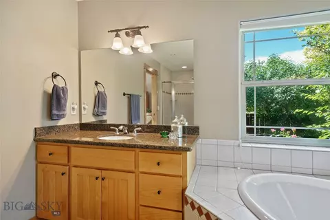 Bath - 64 E Katina Ct, Bozeman, MT 59718 photo 3 of 10