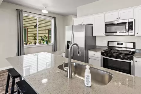 Kitchen - 97 9th St #B, Belgrade, MT 59714 photo 5 of 5