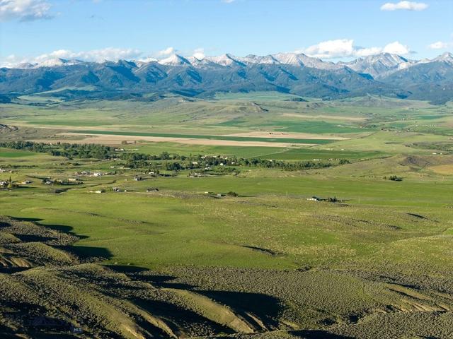 70 Shy Rd, Wilsall, MT 59086