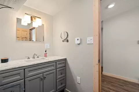 Bath - 52 Arcturus Dr, Emigrant, MT 59027 photo 2 of 5