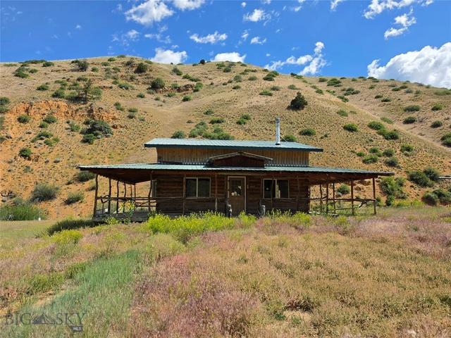 17033 Pole Gulch Rd, Three Forks, MT 59752