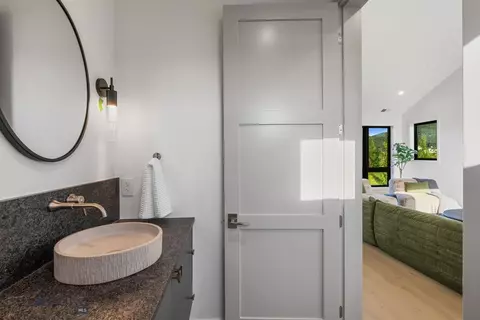 Bath - 336 Clancy Way, Bozeman, MT 59715 photo 7 of 10