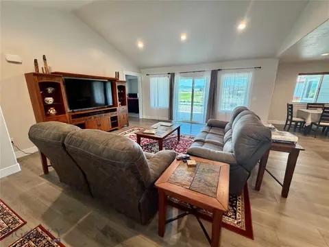 Living - 88 Thomas Way, Dillon, MT 59725 photo 2 of 2