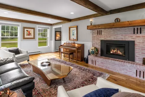 Living - 21 Hitching Post Rd, Bozeman, MT 59715 photo 4 of 6