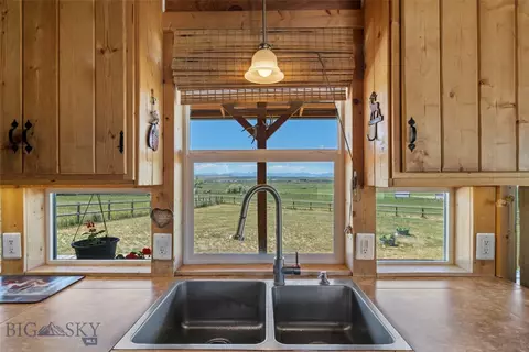 Kitchen - 4625 Buffalo Jump, Three Forks, MT 59752 photo 3 of 5