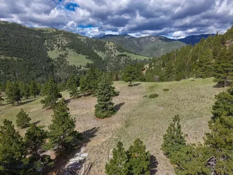 2270 Lynx Trail Dr, Wolf Creek, MT 59648