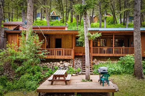 63921 Gallatin Rd, Gallatin Gateway, MT 59730