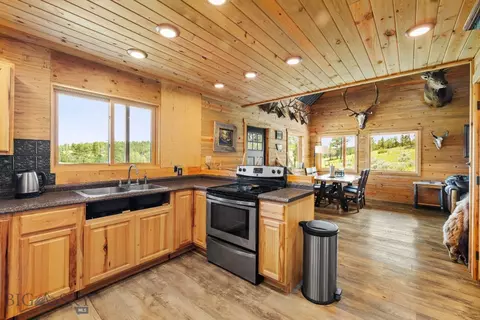 Kitchen - 2920 79 Trl, Roy, MT 59471 photo 1 of 2