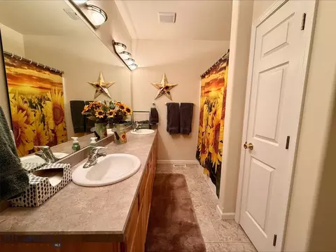 Bath - 4 Jack Pine Loop # A, Clancy, MT 59634 photo 2 of 6