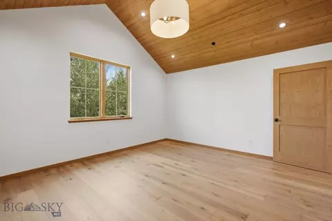 Bedroom - 609 Tillyfour Rd, Bozeman, MT 59718 photo 3 of 6