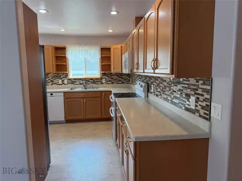 Kitchen - 82 Midway, Manhattan, MT 59741 photo 5 of 7
