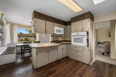 Kitchen - 825 E Parkview Ct, Dillon, MT 59725 photo 3 of 4